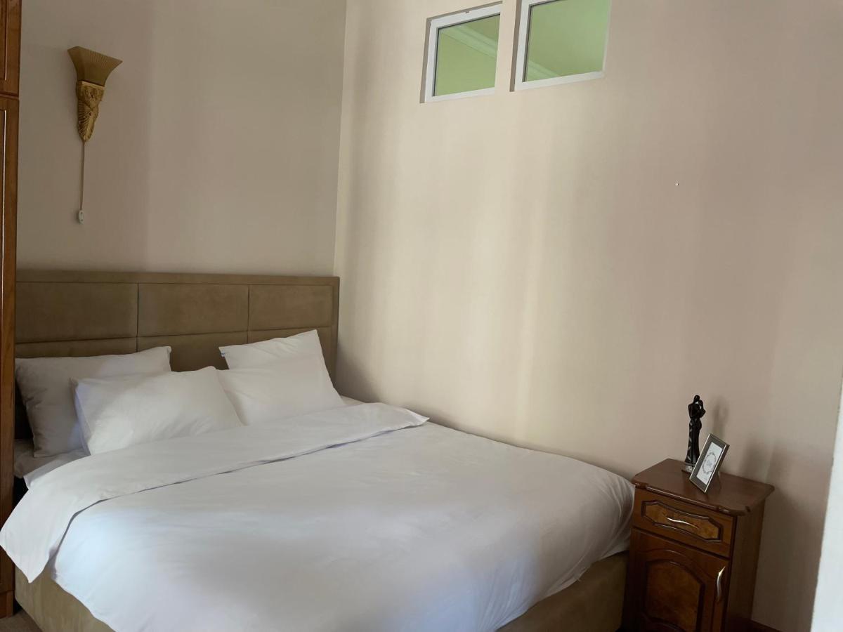 Superior Apt. With Balcony On Aram Street Apartment Yerevan Luaran gambar