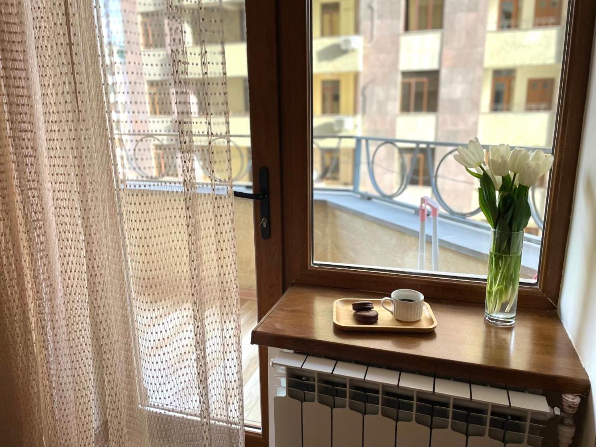 Superior Apt. With Balcony On Aram Street Apartment Yerevan Luaran gambar