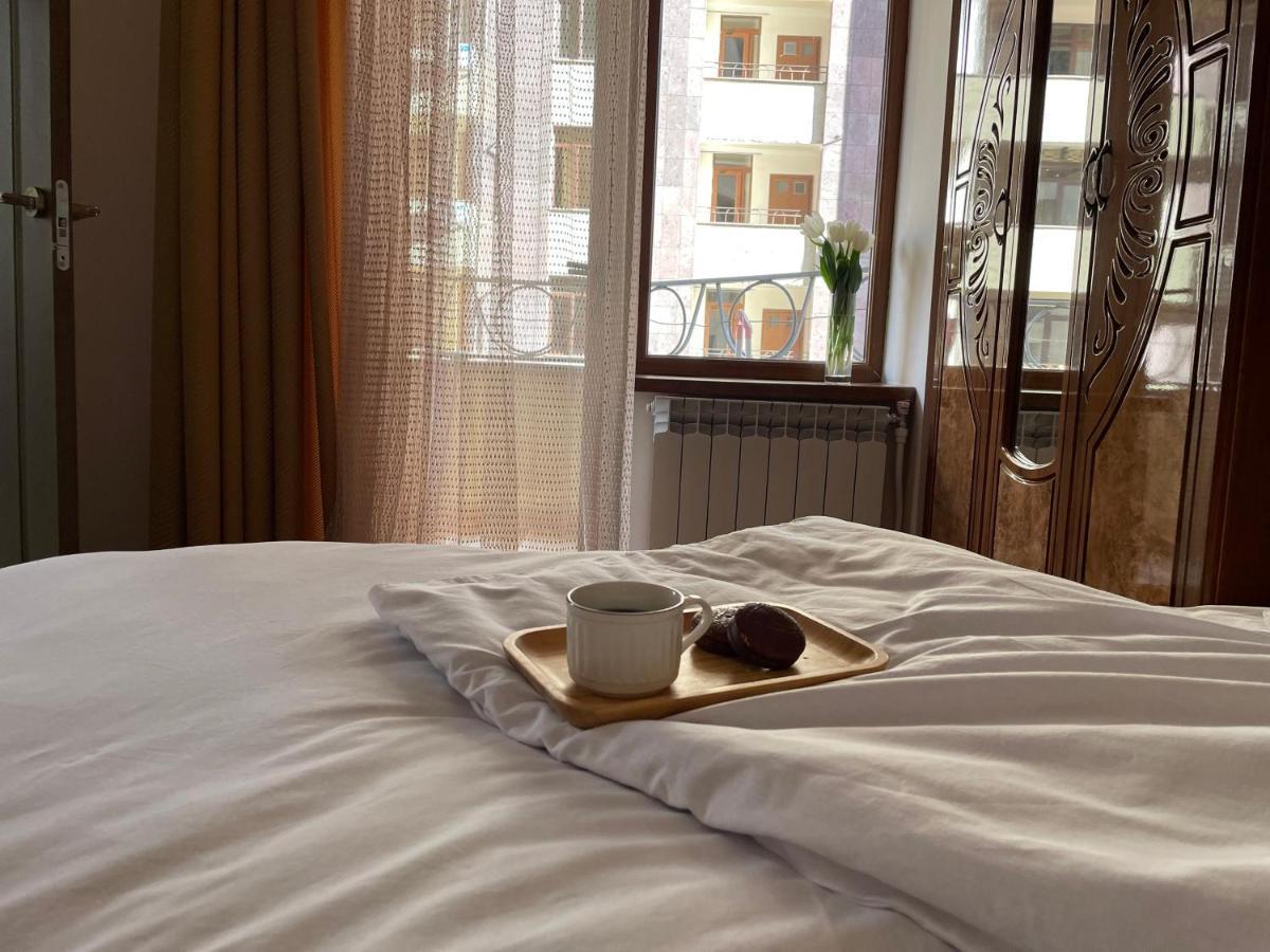 Superior Apt. With Balcony On Aram Street Apartment Yerevan Luaran gambar