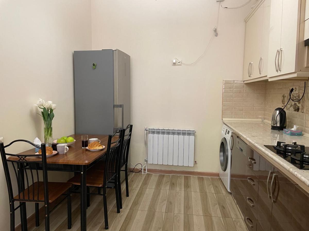 Superior Apt. With Balcony On Aram Street Apartment Yerevan Luaran gambar