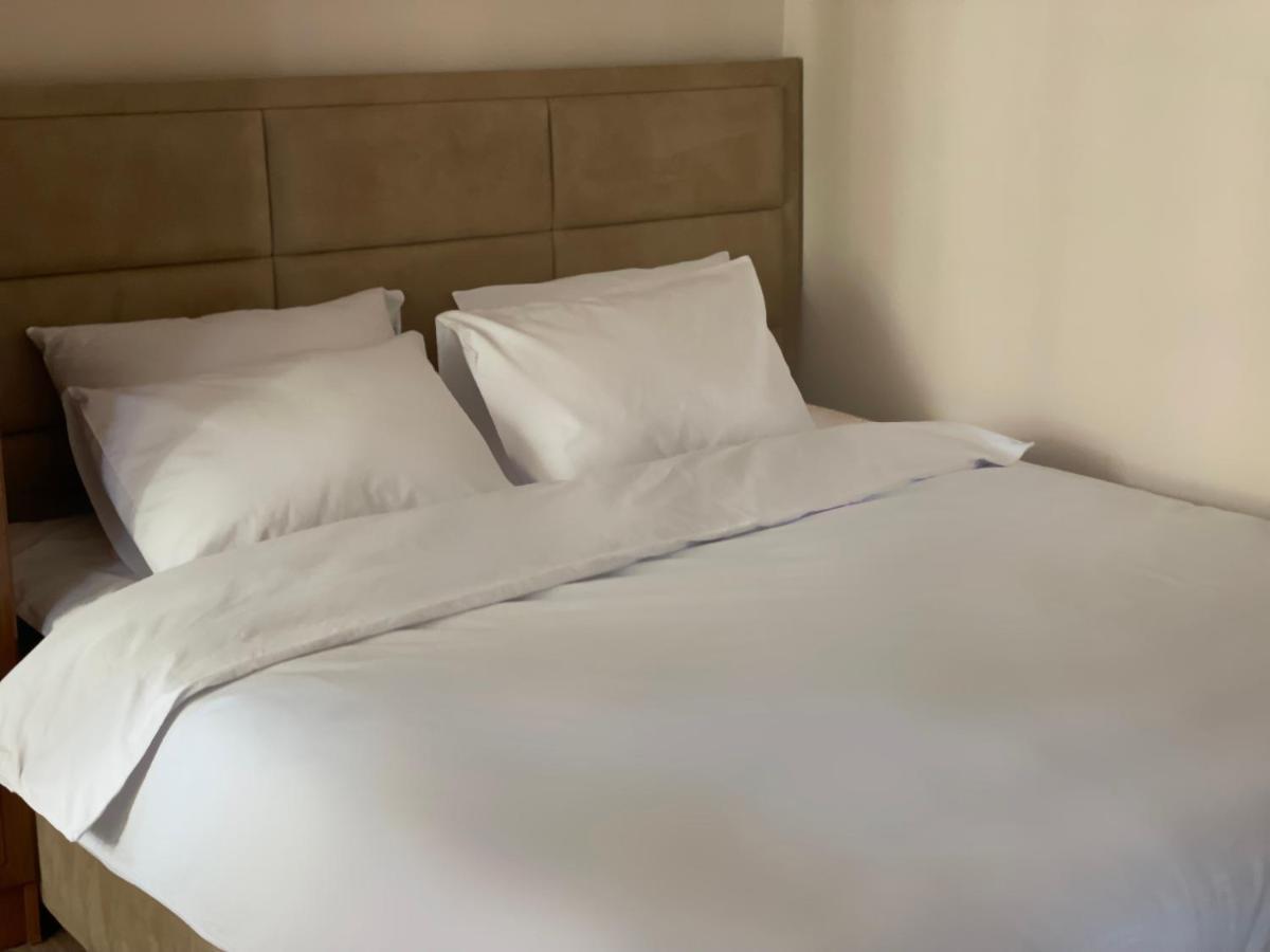 Superior Apt. With Balcony On Aram Street Apartment Yerevan Luaran gambar